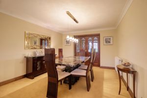 Lounge/Diner- click for photo gallery